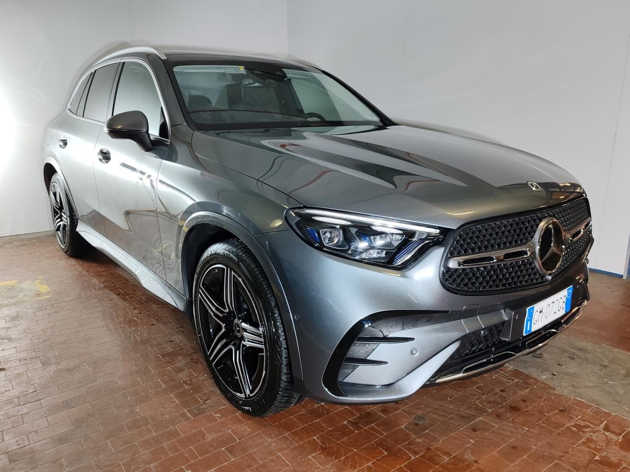 MERCEDES-BENZ GLC 220